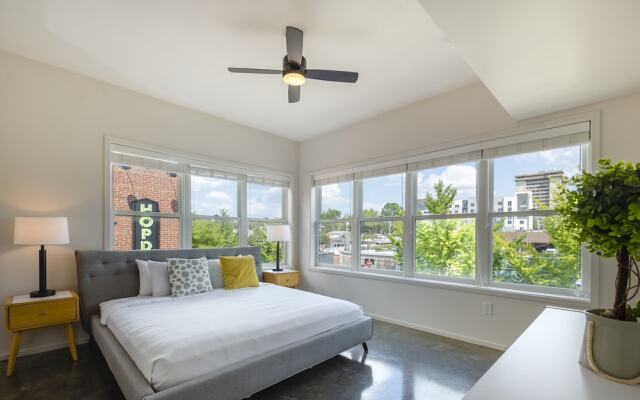 Acklen Luxury Condos by Hosteeva