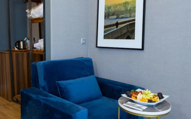 Alan Suites