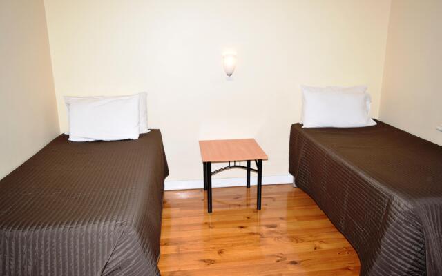 Glenelg Holiday Apartments-Ellis