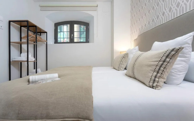 Exclusive 2-bedroom Near the Cathedral. San Matías I