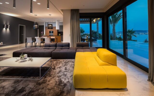 Ultraluxury Villa Elyzeum