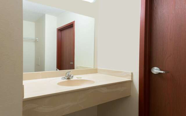 Super 8 by Wyndham Beaver Falls