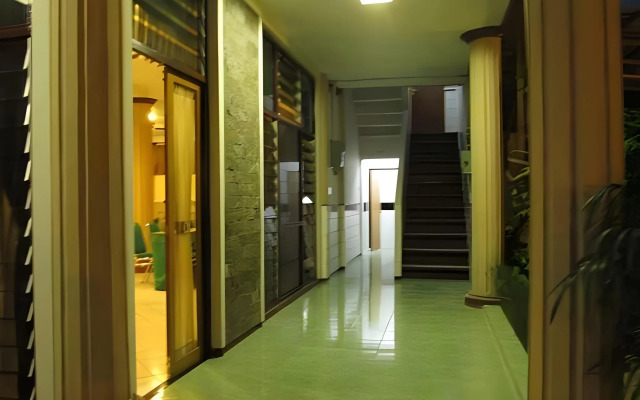 Hotel Lestari Near Lippo Plaza Mall Jember