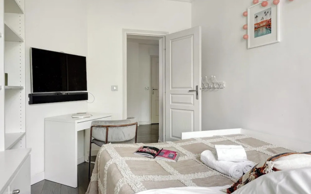 Elegant 3BR Arc de Triomphe