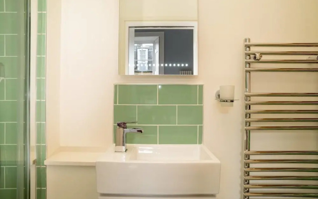 Great Location! 3 Bedroom Ground Floor
