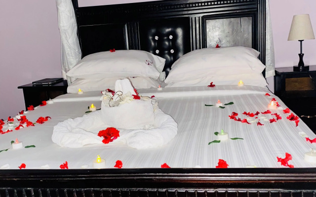 Crystal Apartment Hotel And Lodges