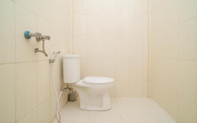 RedDoorz Syariah Near Syamsudin Noor Airport 4