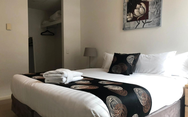 Accent Accommodation at Docklands Melbourne – Guest Rooms – Melbourne