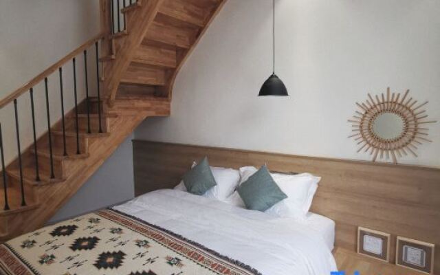 Weijianshan Guesthouse