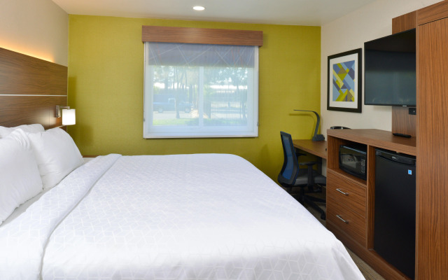 Holiday Inn Express Santa Rosa North by IHG