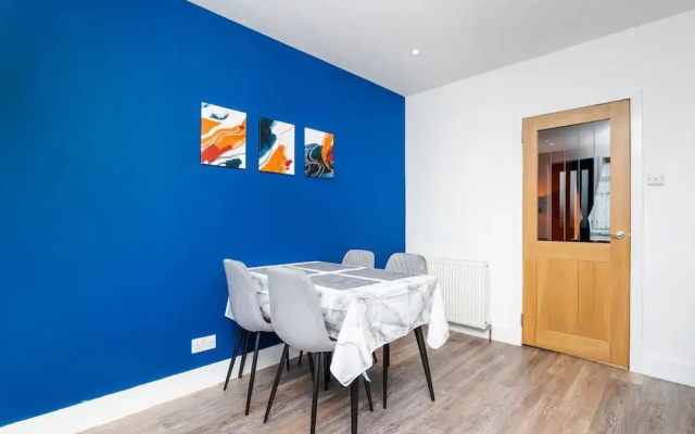3 Bedroom Stylish Ground Floor Flat