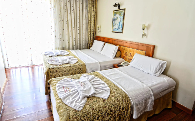 Santa Ottoman Hotel