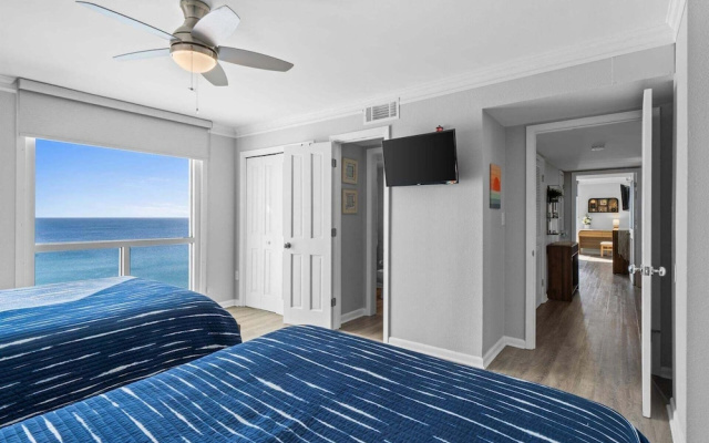 Shoreline Towers 1092 2 Bedroom Condo