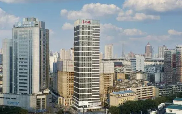 Yun Cinema Hotel Apartment