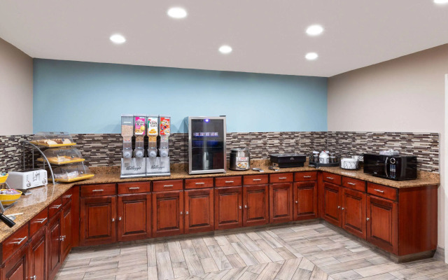 Super 8 by Wyndham Lubbock West