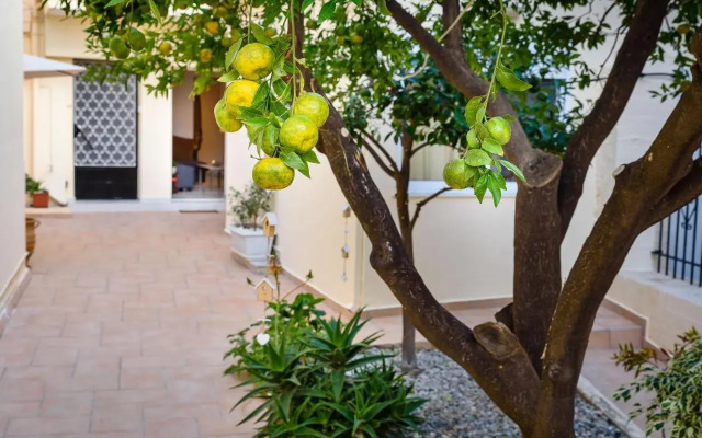 Lithinon House
