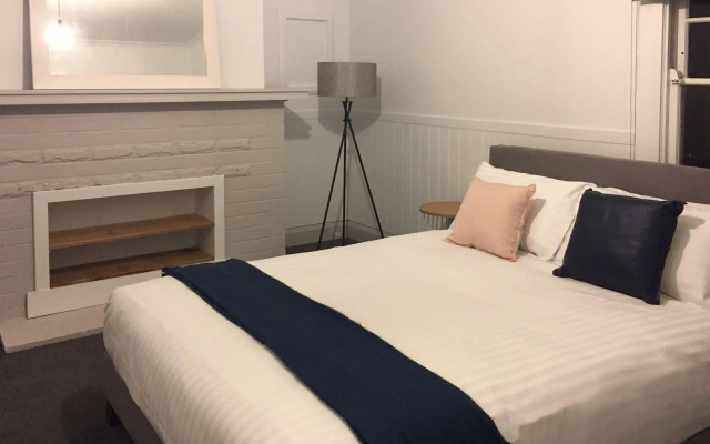 Kangaroo Bay Apartments