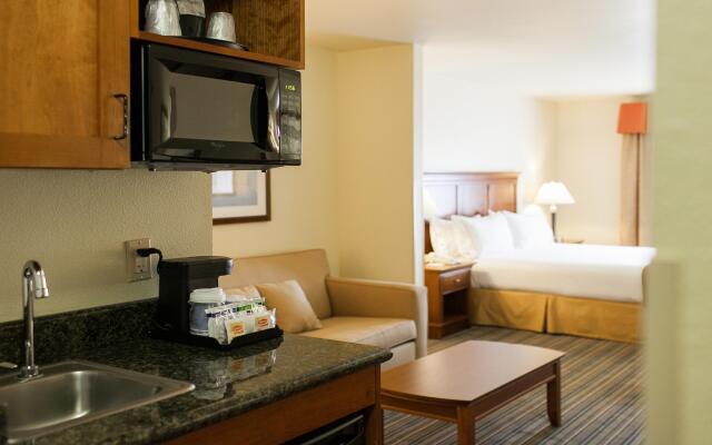 Holiday Inn Express and Suites Turlock by IHG