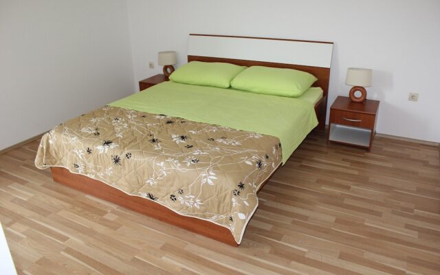 Apartment Radovic Ive