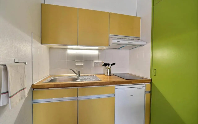 "Urbaine Budget" Studio calme avec Parking