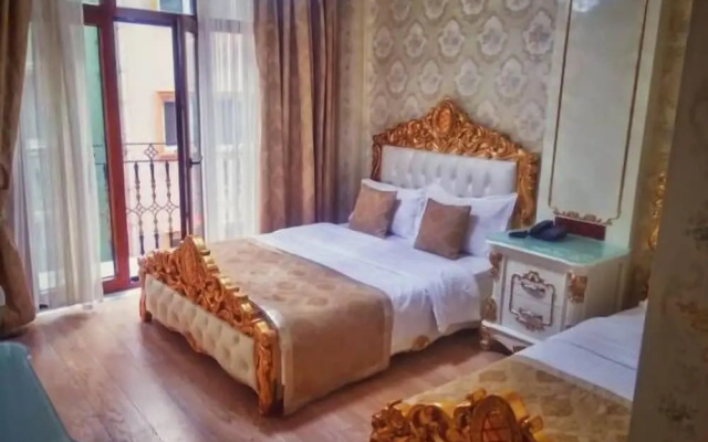 Best Town Hotel