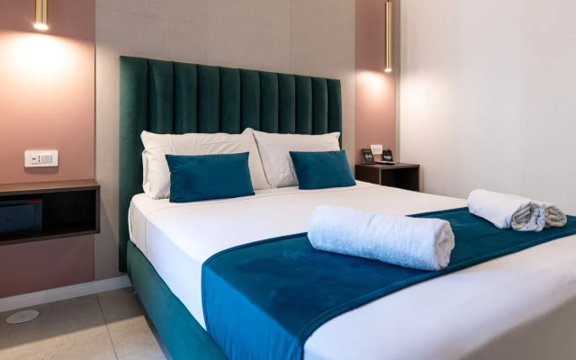 HOTIDAY Room Collection - Napoli Museo Suite