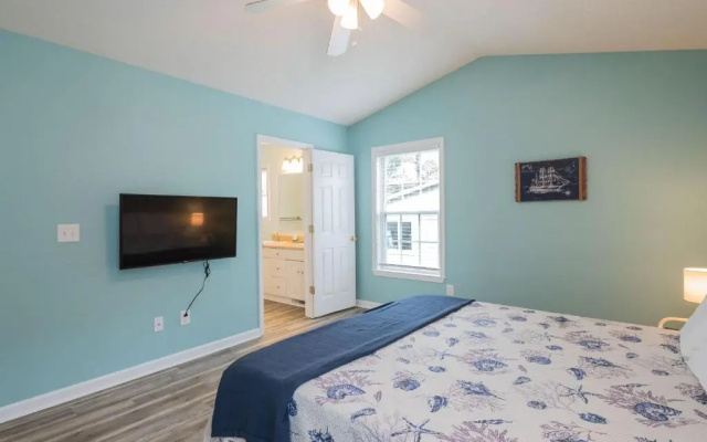 Seaside Kayaks by Oak Island Accommodations