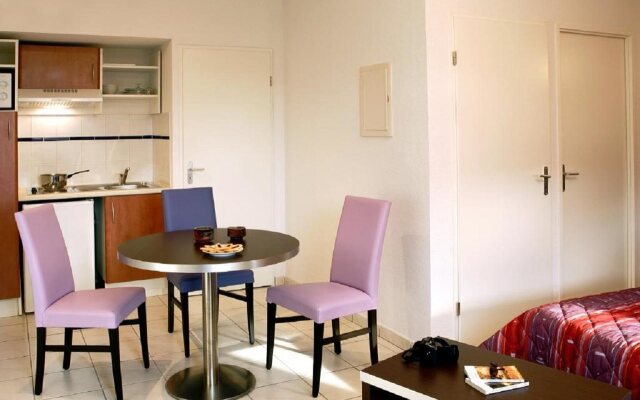 Adonis Carcassonne Résidence la Barbacane