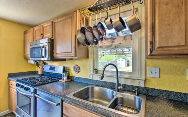 Patio, Grill & Yard: Cozy Denver Abode!