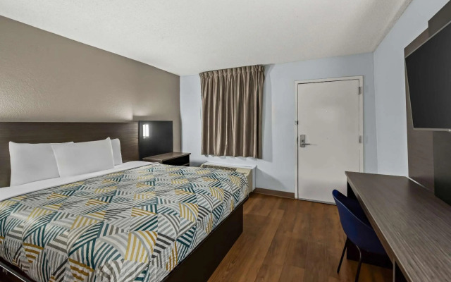 Motel 6 Lester, PA - Philadelphia Airport