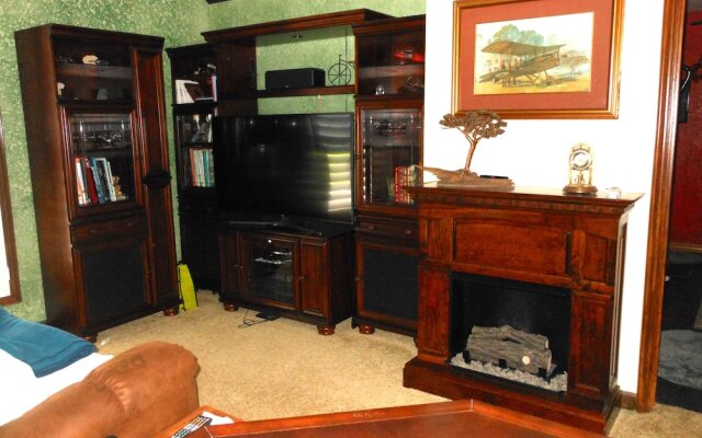Lakefront Suites
