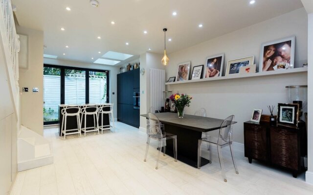 Clean Lines In Parsons Green