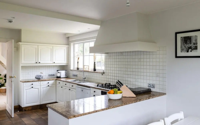 Luxury Villa in Sint-Idesbald with Hot Tub