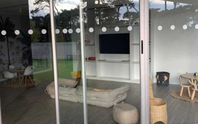 2 bed apartment Ocean Drive Country Bldg