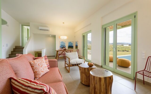 Plioni Villas & Suites