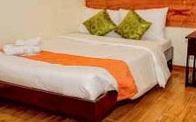 Farmhouse Hotel & Cafe