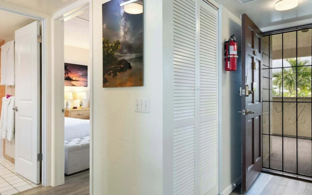 Oceanfront Condo 117 in Kailua-kona