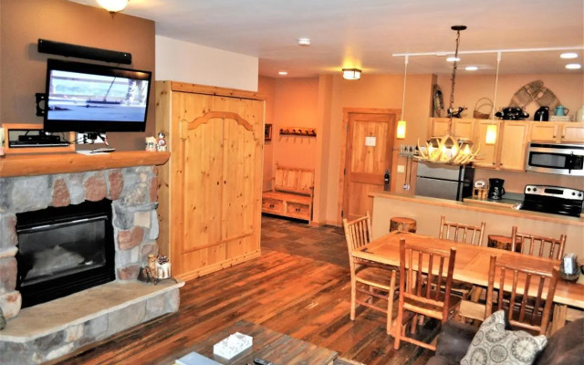 Arapahoe Lodge 1 Bed 2 Bath Aljd