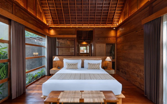 Unagi Wooden Villa by Emana