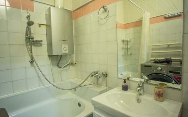 Polyarnikov 7 Apartments