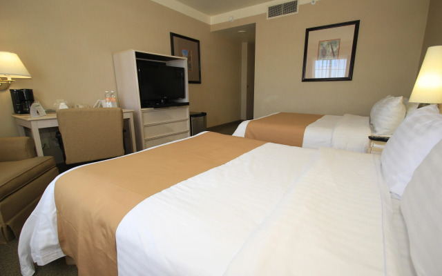 Holiday Inn Convention Center by IHG