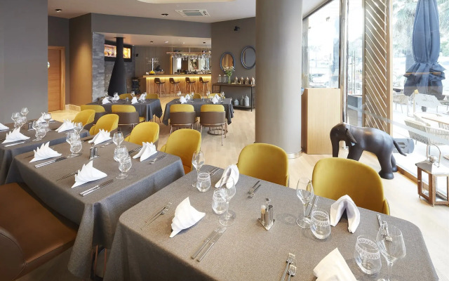 Lalila Blue Suites