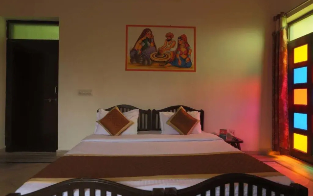Serene private room with pool, 1.3 km from Pushkar Lake