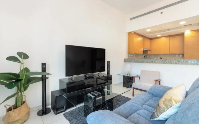 Spacious Studio in Bay Square by Bespoke