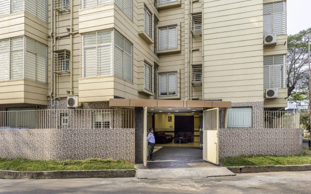 OYO 16703 Hotel The Platinum