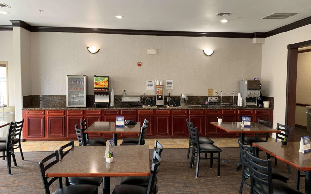 SureStay Plus Hotel by Best Western San Antonio SeaWorld