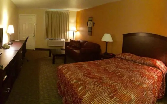 Cottonwood Inn & Suites