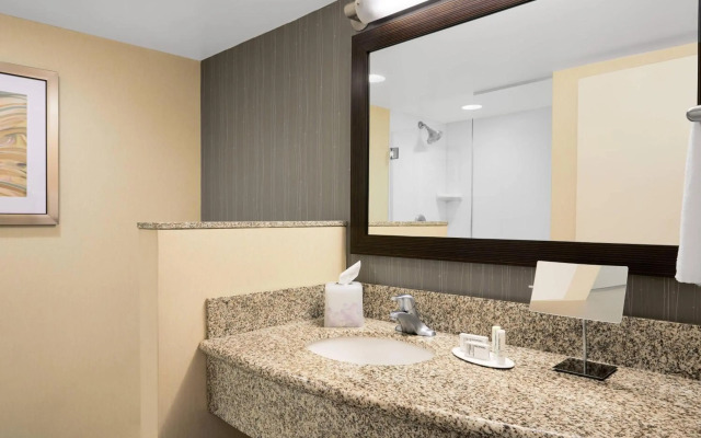 Courtyard by Marriott Newark Downtown