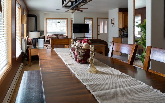 Alpenglow Three Bedroom Two Bath XL A17