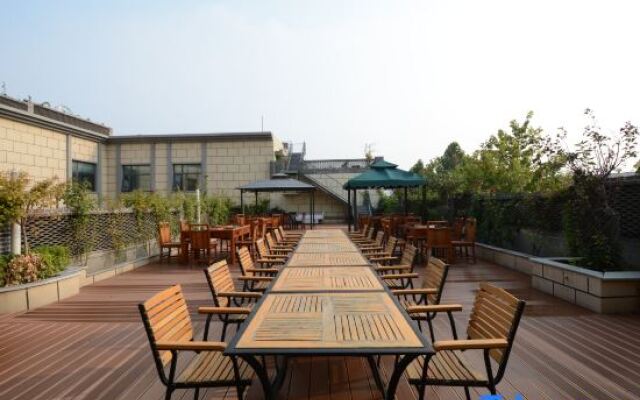 Xiongan Henseng Hotel (Xiong'an New District Baiyangdian High-speed Railway Station)